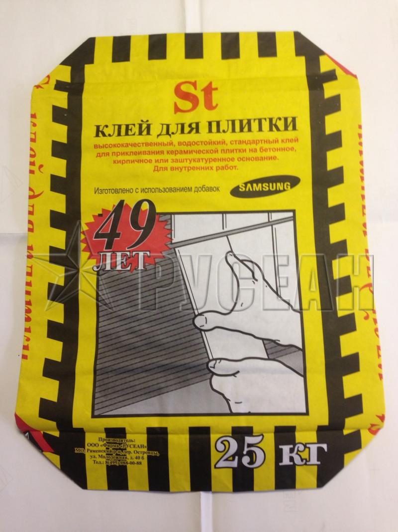 Плиточный клей белого цвета фото